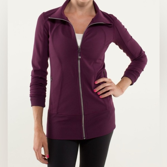 #53- $55/ RETAIL $118 LULULEMON Nice Asana Jacket- Plum/ Size 6 - Picture 3 of 9
